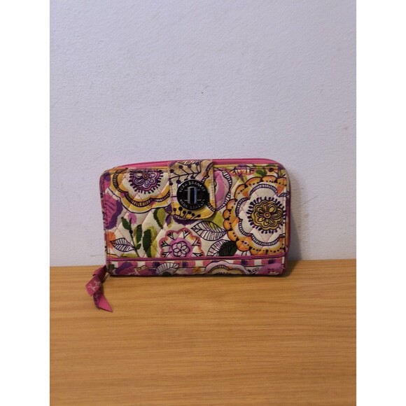 Vera Bradley (1) Purse (2) Wallets (1) CD Carrier (1) Makeup Bag Lot of 5 - Picture 8 of 16